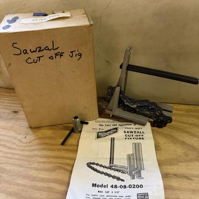 LOT:: 145 - Black & Decker Jigsaw, Floor Installation Laser, Cut Off Jig