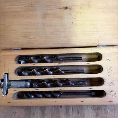 LOT 146 - Makita Cordless Drill, Dewalt Hammer Drill, & Auger Drill Bit Set