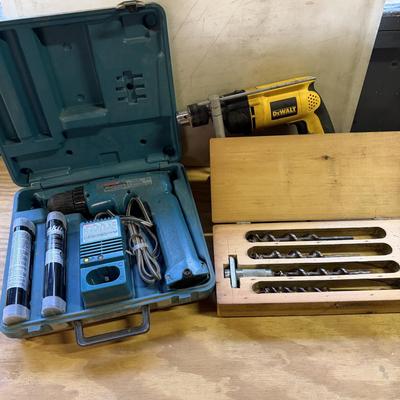 LOT 146 - Makita Cordless Drill, Dewalt Hammer Drill, & Auger Drill Bit Set