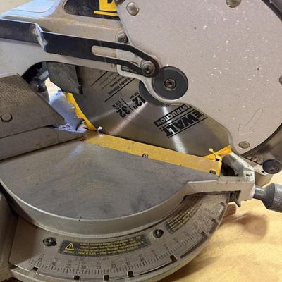 LOT 148 - DeWalt Compound Miter Saw