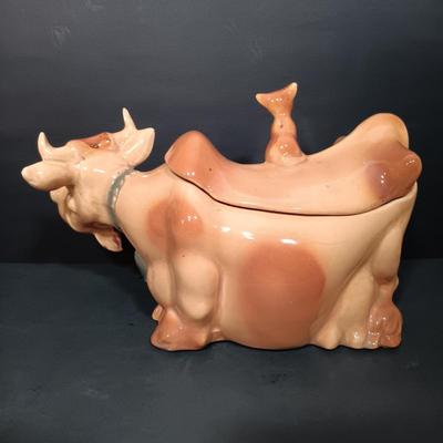 LOT 161: Vintage Brush USA W10 Pottery Cow and Cat Cookie Jar