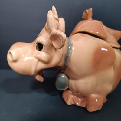 LOT 161: Vintage Brush USA W10 Pottery Cow and Cat Cookie Jar