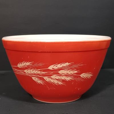 LOT 163: Vintage Pyrex Autumn Harvest Wheat Cinderella Bowl with (2) Mixing Bowls