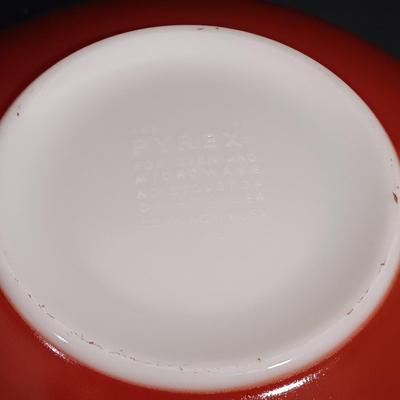 LOT 163: Vintage Pyrex Autumn Harvest Wheat Cinderella Bowl with (2) Mixing Bowls