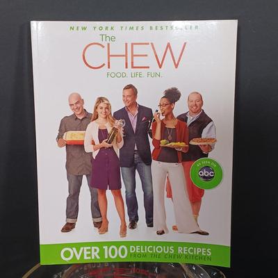 LOT 165: The Pampered Chef Apple Peeler and Prep Bowls with Nantucket Pie Plate, Fire King Measuring Cup & More