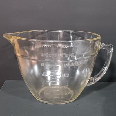 LOT 165: The Pampered Chef Apple Peeler and Prep Bowls with Nantucket Pie Plate, Fire King Measuring Cup & More