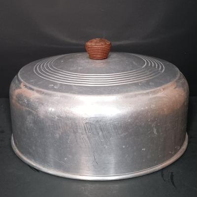 LOT 167: Vintage Kitchen Collection