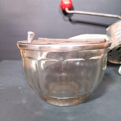 LOT 167: Vintage Kitchen Collection