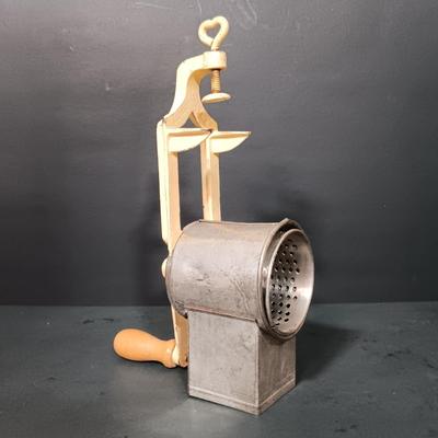 LOT 167: Vintage Kitchen Collection