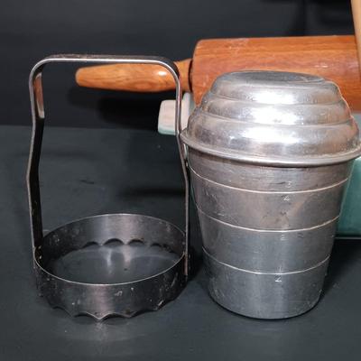 LOT 167: Vintage Kitchen Collection