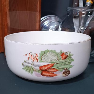 LOT 168: Vintage Veggie Nesting Bowls, Cutco Kitchen Utensils, Wooden Dixie Cup Dispenser & More