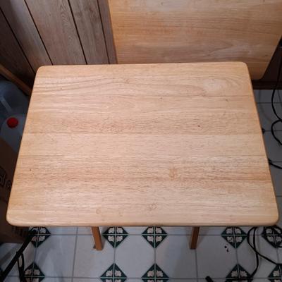 LOT 170: Set of (4) Folding TV Trays with Stand