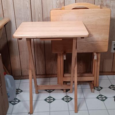 LOT 170: Set of (4) Folding TV Trays with Stand