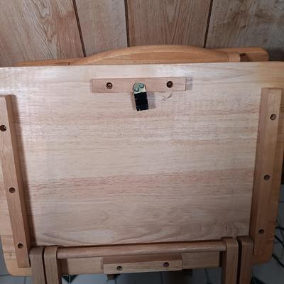 LOT 170: Set of (4) Folding TV Trays with Stand