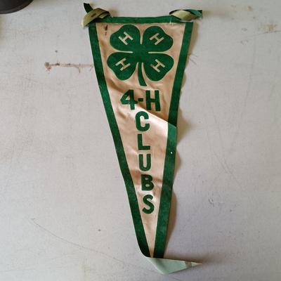 LOT 183: First Aid Book 1973, Vintage 4-H Pennant, The Red Badge of Courage 1962 & More