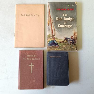 LOT 183: First Aid Book 1973, Vintage 4-H Pennant, The Red Badge of Courage 1962 & More