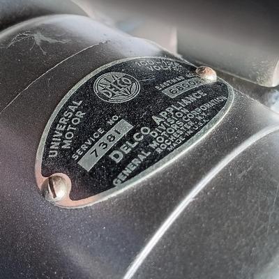 LOT 185: Bell & Howell Autoload Super 8 Projector, Kodascope 8 Model 70 Film Projector, Flex Dual Beam Movie Light & More