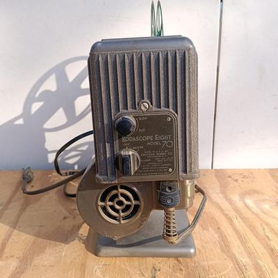 LOT 185: Bell & Howell Autoload Super 8 Projector, Kodascope 8 Model 70 Film Projector, Flex Dual Beam Movie Light & More