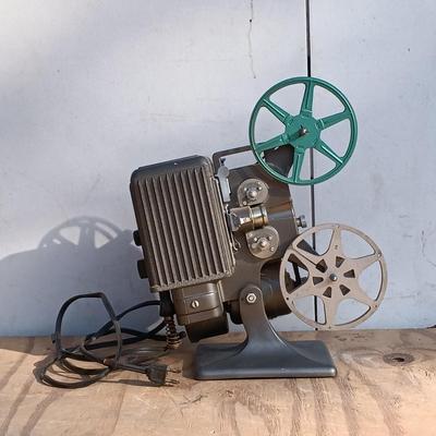 LOT 185: Bell & Howell Autoload Super 8 Projector, Kodascope 8 Model 70 Film Projector, Flex Dual Beam Movie Light & More