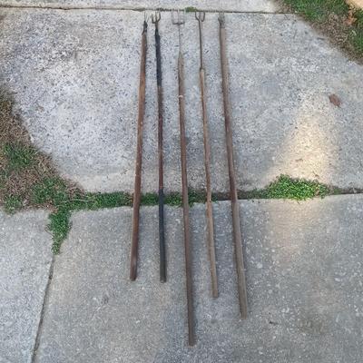 LOT 187: Set of (5) Vintage Fishing Gigs / Spears