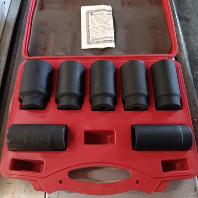 LOT 189: Pitman Arm Puller, Pittsburgh Oxygen Sensor & Diesel Injection Socket Set, Front Wheel Drive Axle Nut Socket & Noid...