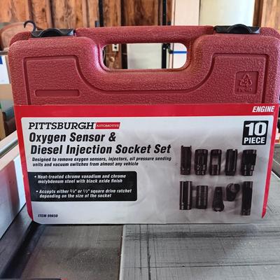 LOT 189: Pitman Arm Puller, Pittsburgh Oxygen Sensor & Diesel Injection Socket Set, Front Wheel Drive Axle Nut Socket & Noid...