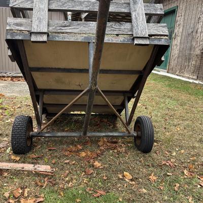 LOT 217: Working Cement Mixer & Utility Cart