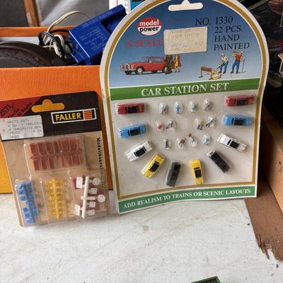 LOT 218: Vintage HO Scale Trains, Bachman Trim-a-Train Christmas Tree Decoration, Accessories and More