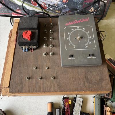 LOT 218: Vintage HO Scale Trains, Bachman Trim-a-Train Christmas Tree Decoration, Accessories and More