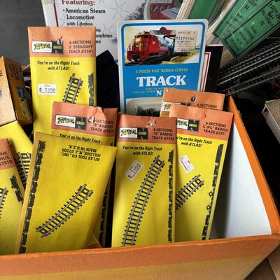 LOT 218: Vintage HO Scale Trains, Bachman Trim-a-Train Christmas Tree Decoration, Accessories and More