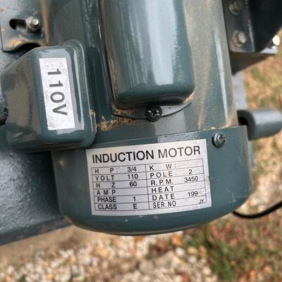 LOT 221: Reliant Free-Standing Belt/Disc Sander