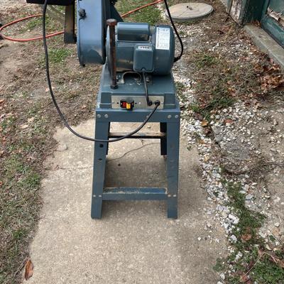 LOT 221: Reliant Free-Standing Belt/Disc Sander