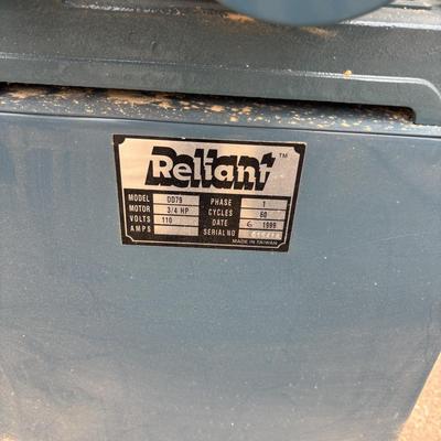 LOT 221: Reliant Free-Standing Belt/Disc Sander