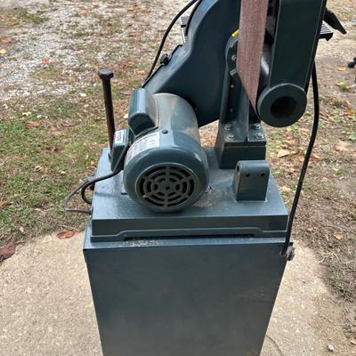 LOT 221: Reliant Free-Standing Belt/Disc Sander