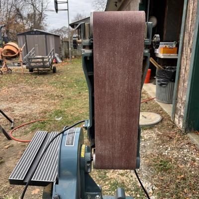 LOT 221: Reliant Free-Standing Belt/Disc Sander