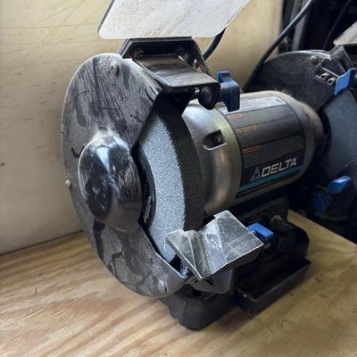LOT 223: Delta Variable Speed Bench Grinder