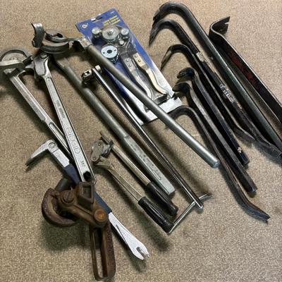 LOT 228: Tube Benders & Pry Bars