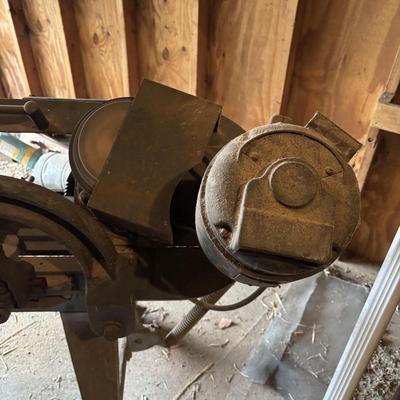 LOT 230: Wells Metal Band Saw