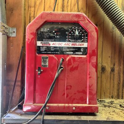LOT 235: Lincoln Electric Arc Welder