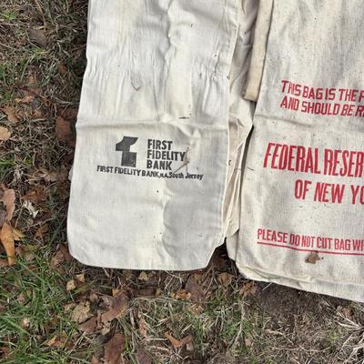 LOT 236: Vintage Canvas Bank Deposit/Coin Bags: US Mint, Federal Reserve Bank, first Fidelity Bank, Hamilton Bank