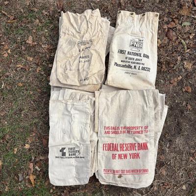 LOT 236: Vintage Canvas Bank Deposit/Coin Bags: US Mint, Federal Reserve Bank, first Fidelity Bank, Hamilton Bank