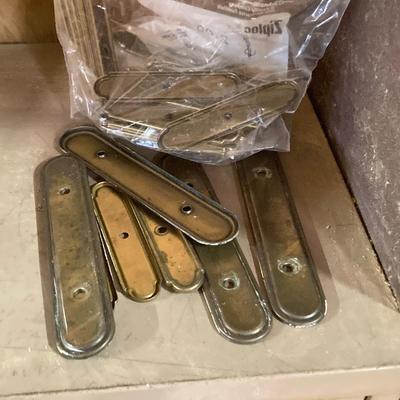 LOT 257: Collection of Brass Door Knobs, Hinges, Drawer Cabinet Pulls and More