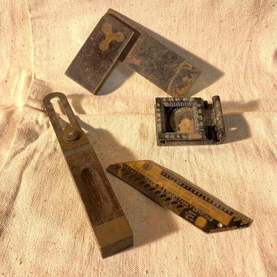 LOT 259: Vintage Official Catalogue of Swiss Watch Repair Parts Book, How to Replace Watch Batteries Book, Bulova Hands Catalog and...