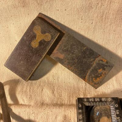 LOT 259: Vintage Official Catalogue of Swiss Watch Repair Parts Book, How to Replace Watch Batteries Book, Bulova Hands Catalog and...