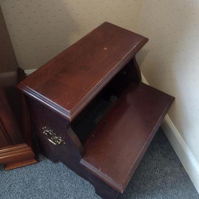 Mahogany Finish Bed Steps