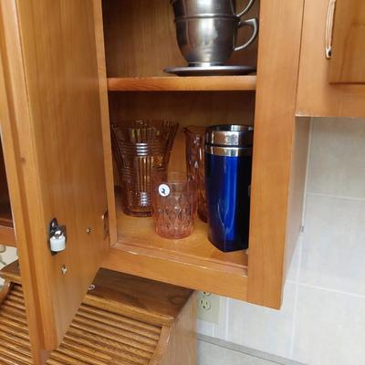 Sale Photo Thumbnail #85: You get everything in the pictures.  A great selection of all different kitchen items. Perfect for someone just starting out on their own.