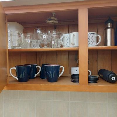 Sale Photo Thumbnail #84: You get everything in the pictures.  A great selection of all different kitchen items. Perfect for someone just starting out on their own.