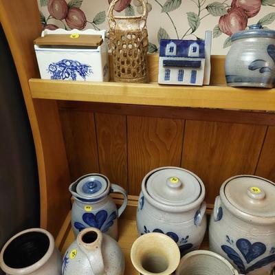 Sale Photo Thumbnail #96: A great lot of earththenware you get what you see in the pictures but no cookbooks.