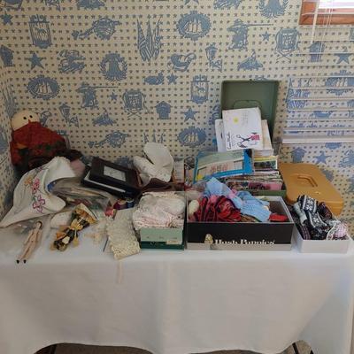 Sale Photo Thumbnail #106: A great lot of all types of sewing items