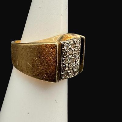 Sale Photo Thumbnail #255: **WIRE TRANSFER IS REQUIRED IF SHIPPED.** [7.96g] This vintage piece features 13 brilliant cut diamonds set in a white gold filigree background. Ring size is 4.75. **ALL PRECIOUS METALS SALES ARE FINAL. NO REFUNDS WILL BE GIVEN FOR ANY REASON.** [KB]